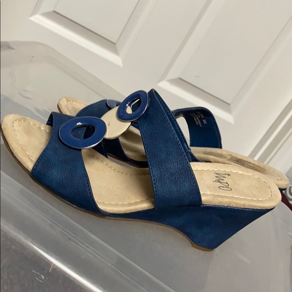 Impo open toe blue Slide ons heels. Size 8 - Picture 4 of 11